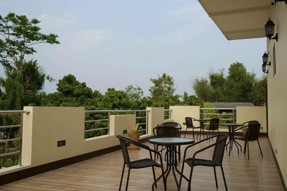 Relax Garden House Hotel Чиангмай Екстериор снимка