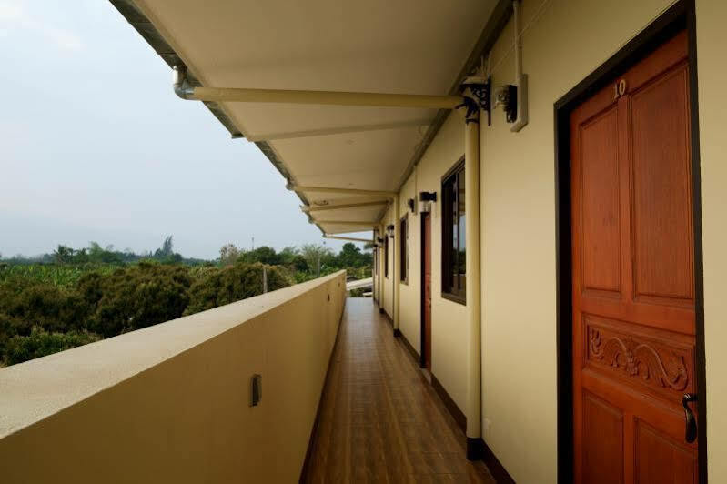 Relax Garden House Hotel Чиангмай Екстериор снимка