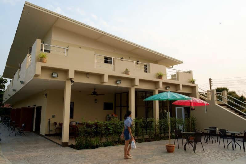 Relax Garden House Hotel Чиангмай Екстериор снимка